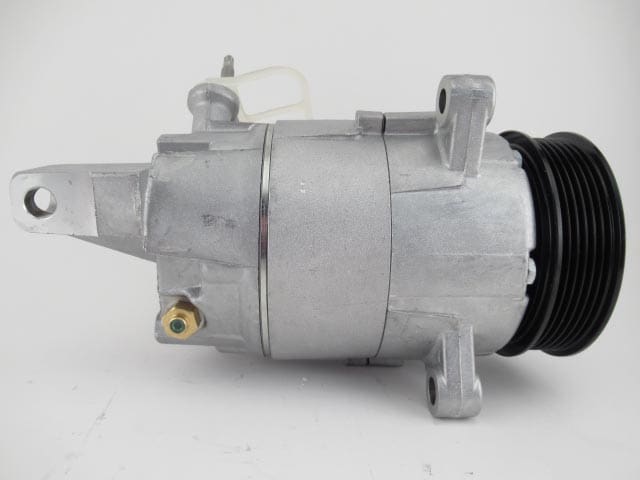 NEW ORIGINAL GMC/Chev AC Delco Compressor 1522342, 1522311 (1401373) - Image 2